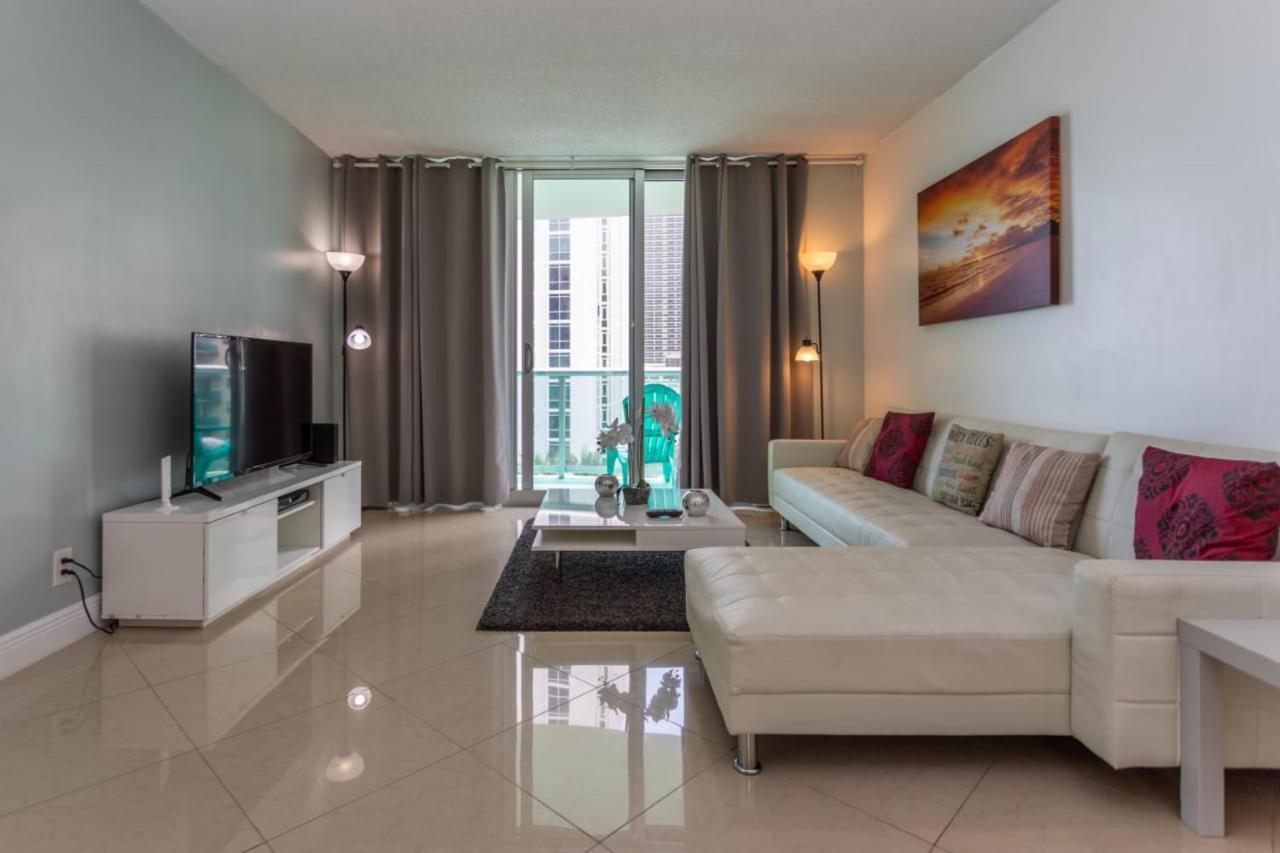 Apartments At Tides ハリウッド エクステリア 写真